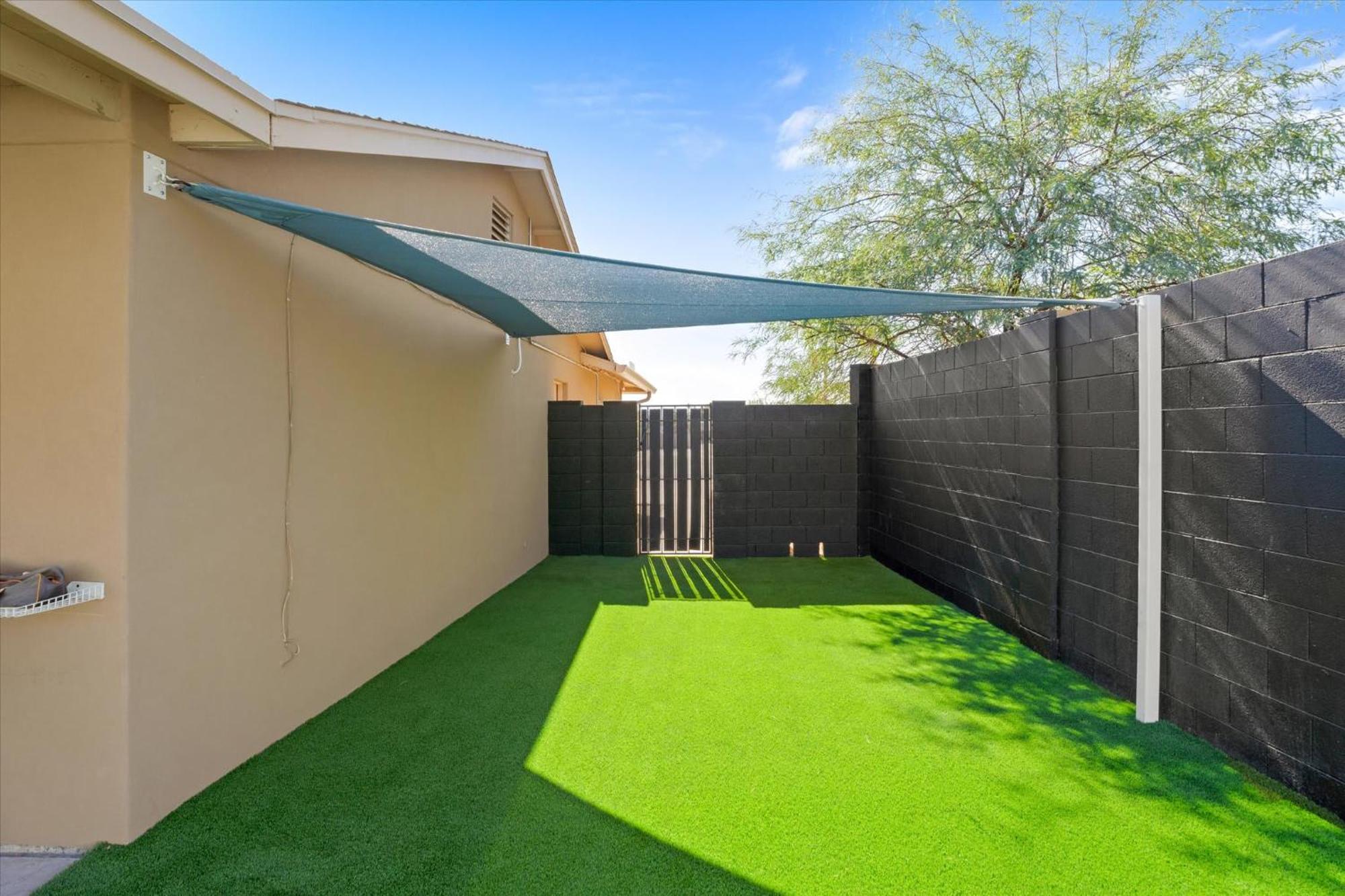 Private Heated Pool Putt Putt Ping Pong Foosball *