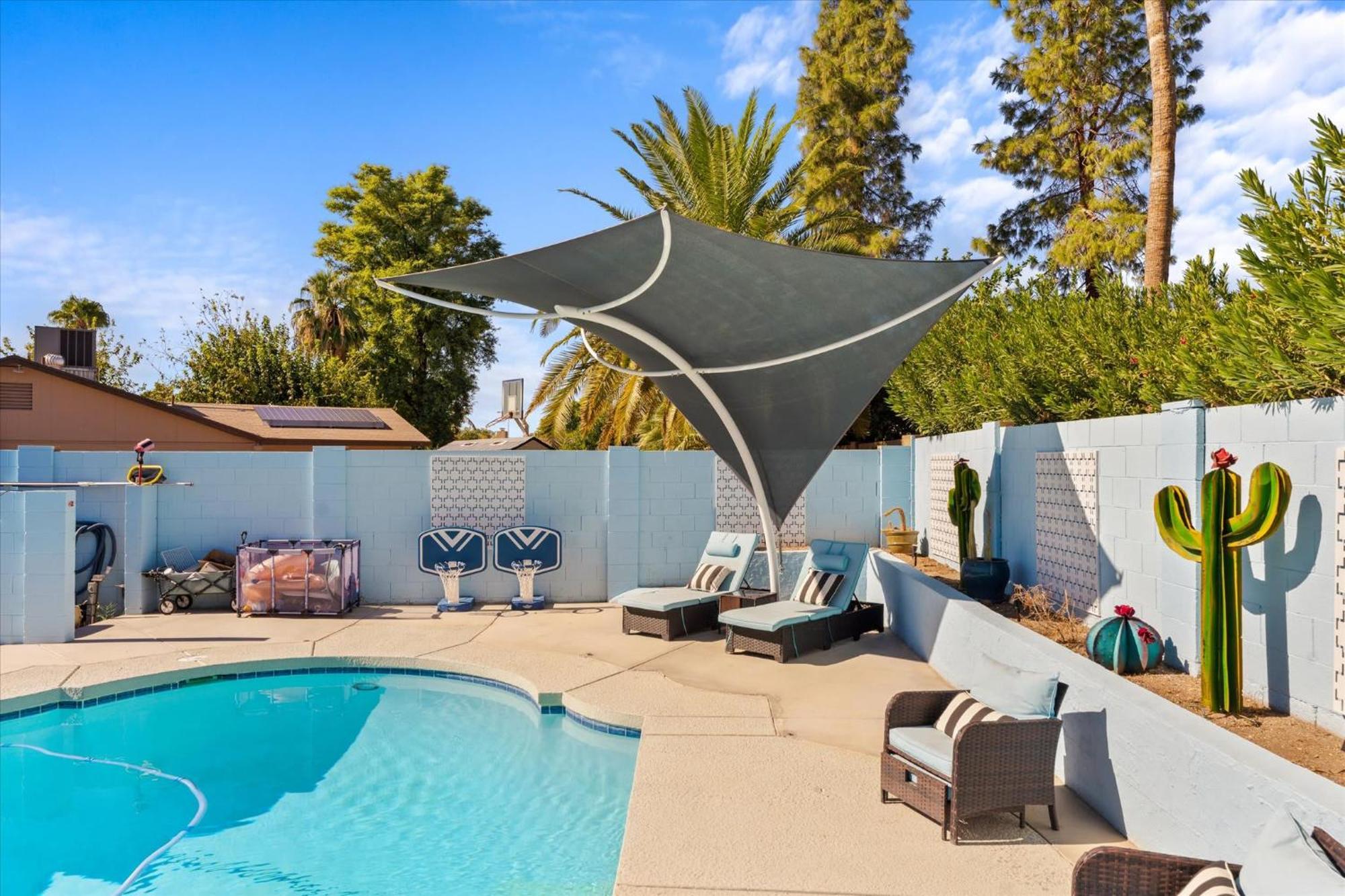 Private Heated Pool Putt Putt Ping Pong Foosball *