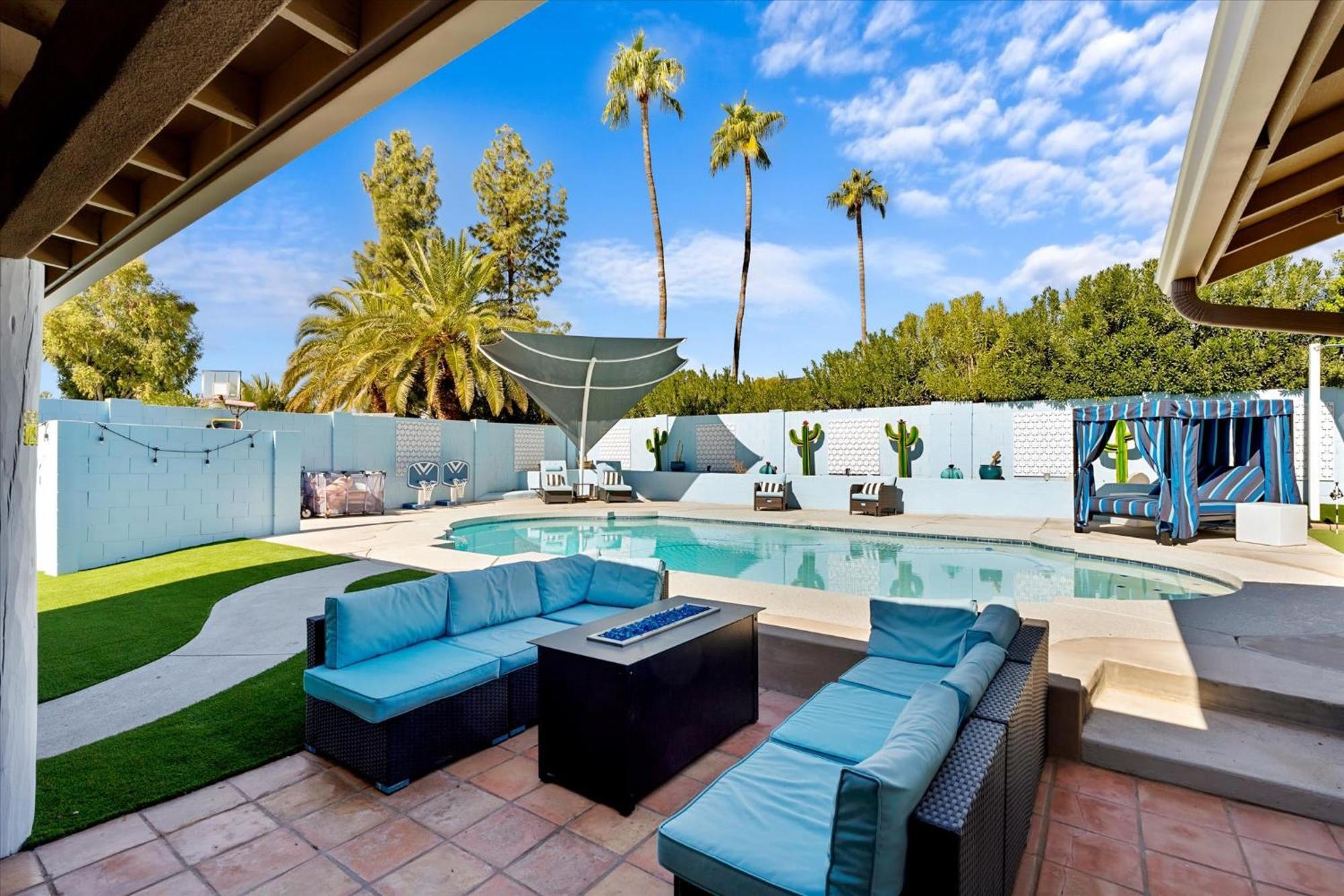 Private Heated Pool Putt Putt Ping Pong Foosball Feriehus Phoenix